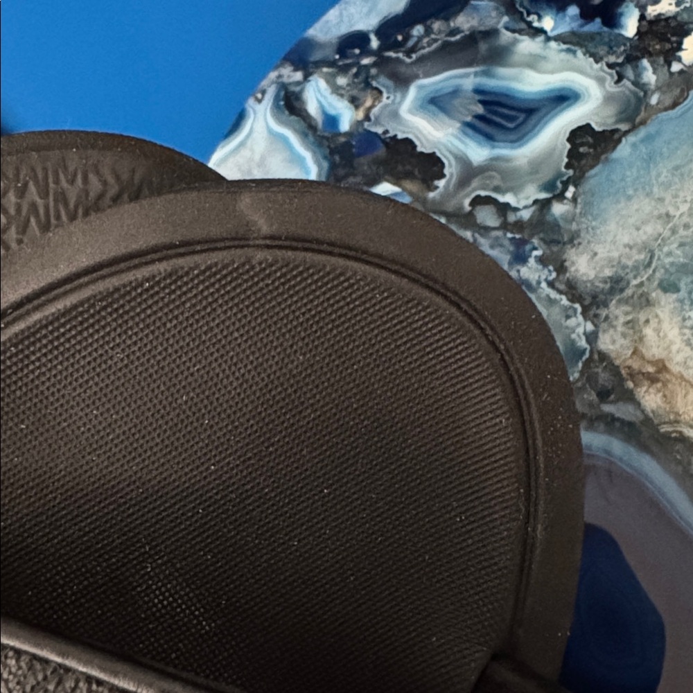 Michael Kors Logo Platform Slide - Picture 10 of 11